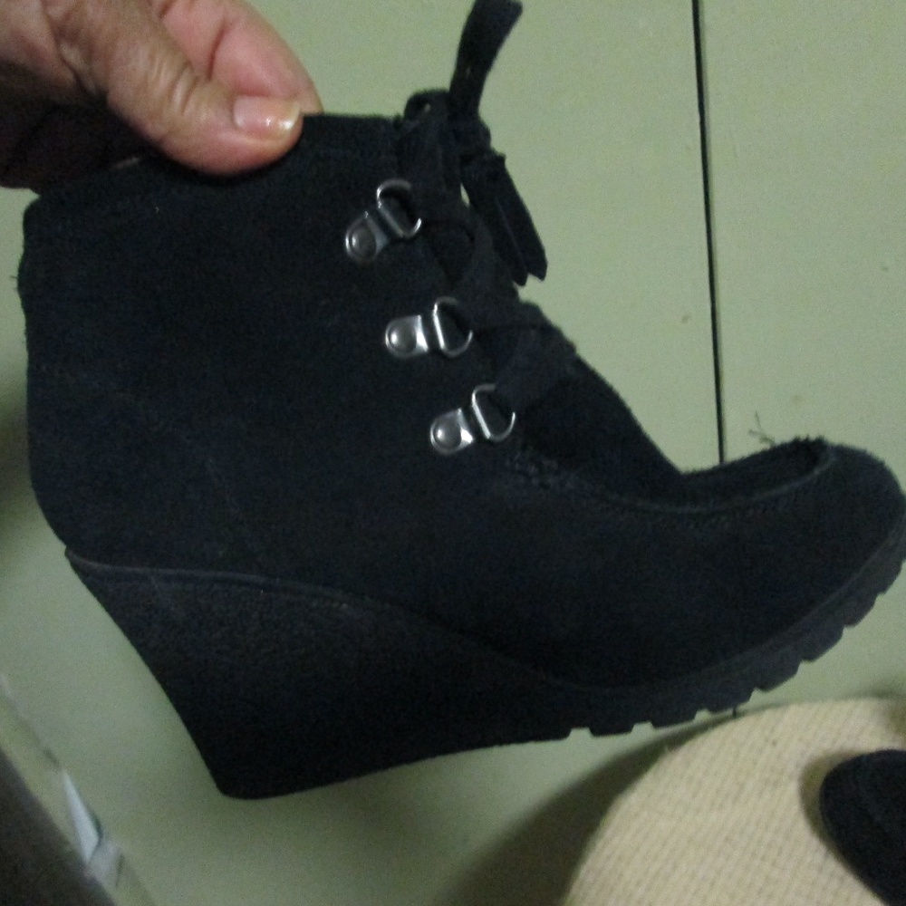 Mia Brisk Suede Tassel Ankle Boots Womens Size 6.5